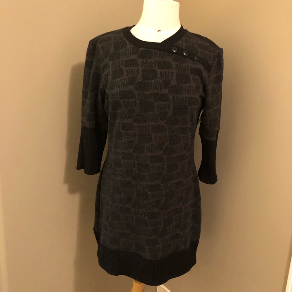 Donna Tunic Sweater Asymmetrical Button Neck Feature Size Large